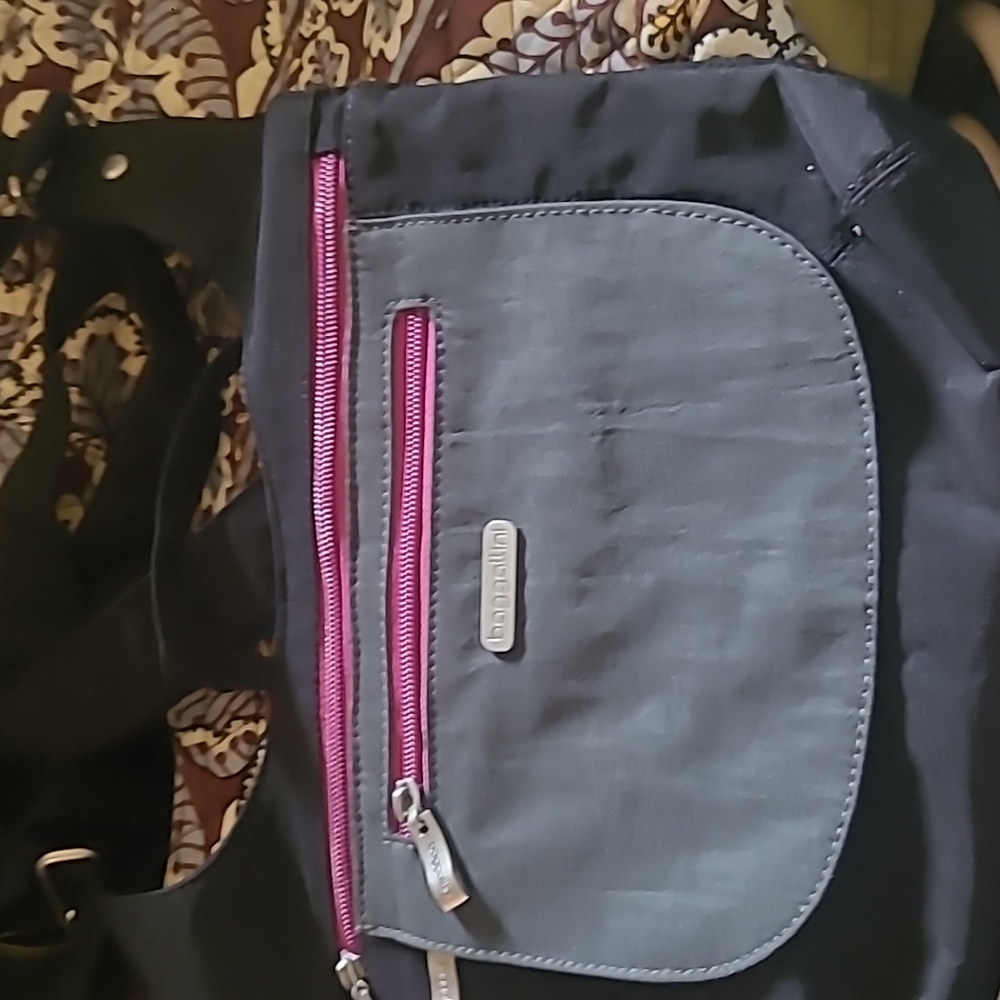 Baggallini sports bag